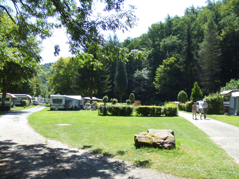 Das Gelände des Camping-Parks entstand nicht auf dem Reißbrett, es fügt sich harmonisch ins Landschaftsbild und macht die Stellplätze so individuell